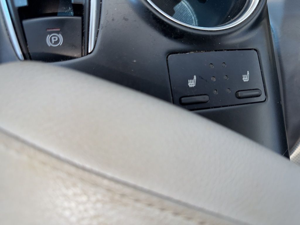 2018 Toyota Camry XLE photo 11