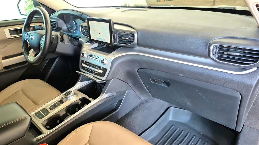 2021 Ford Explorer XLT photo 32