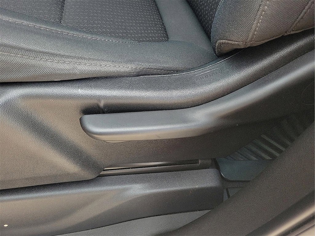 2021 Chevrolet Silverado 1500 Custom photo 14