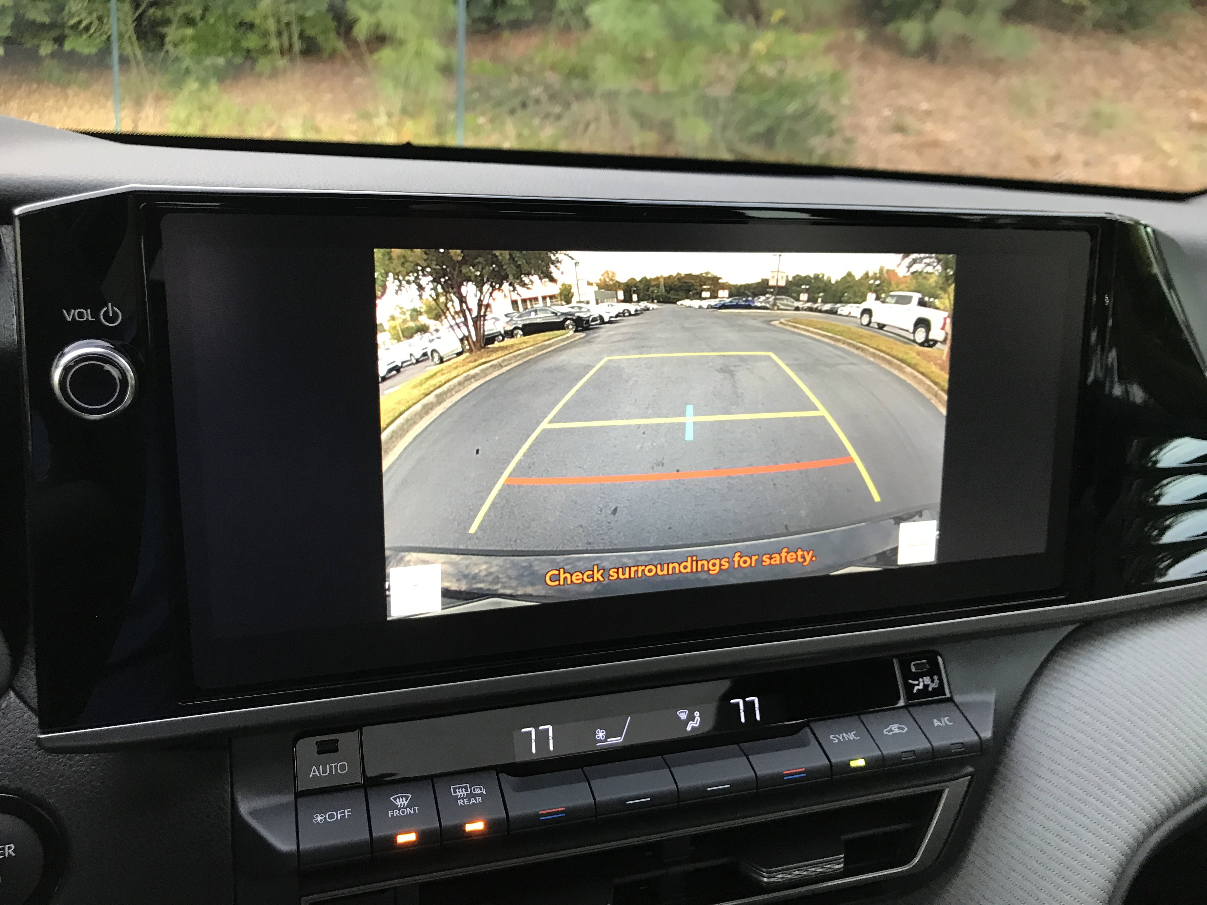 2025 Toyota Camry SE photo 8