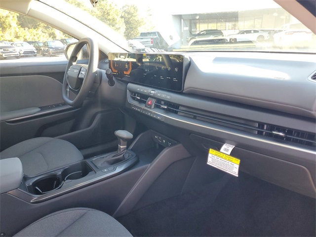 2025 Kia K4 LX photo 26