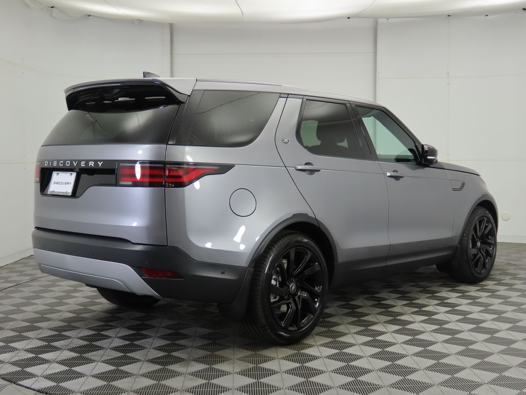 2025 Land Rover Discovery S photo 4