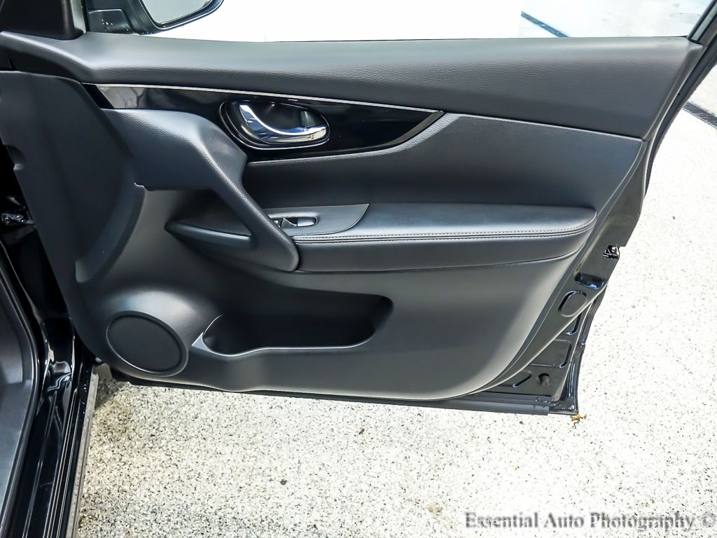 2021 NISSAN ROGUE SPORT - Image 24