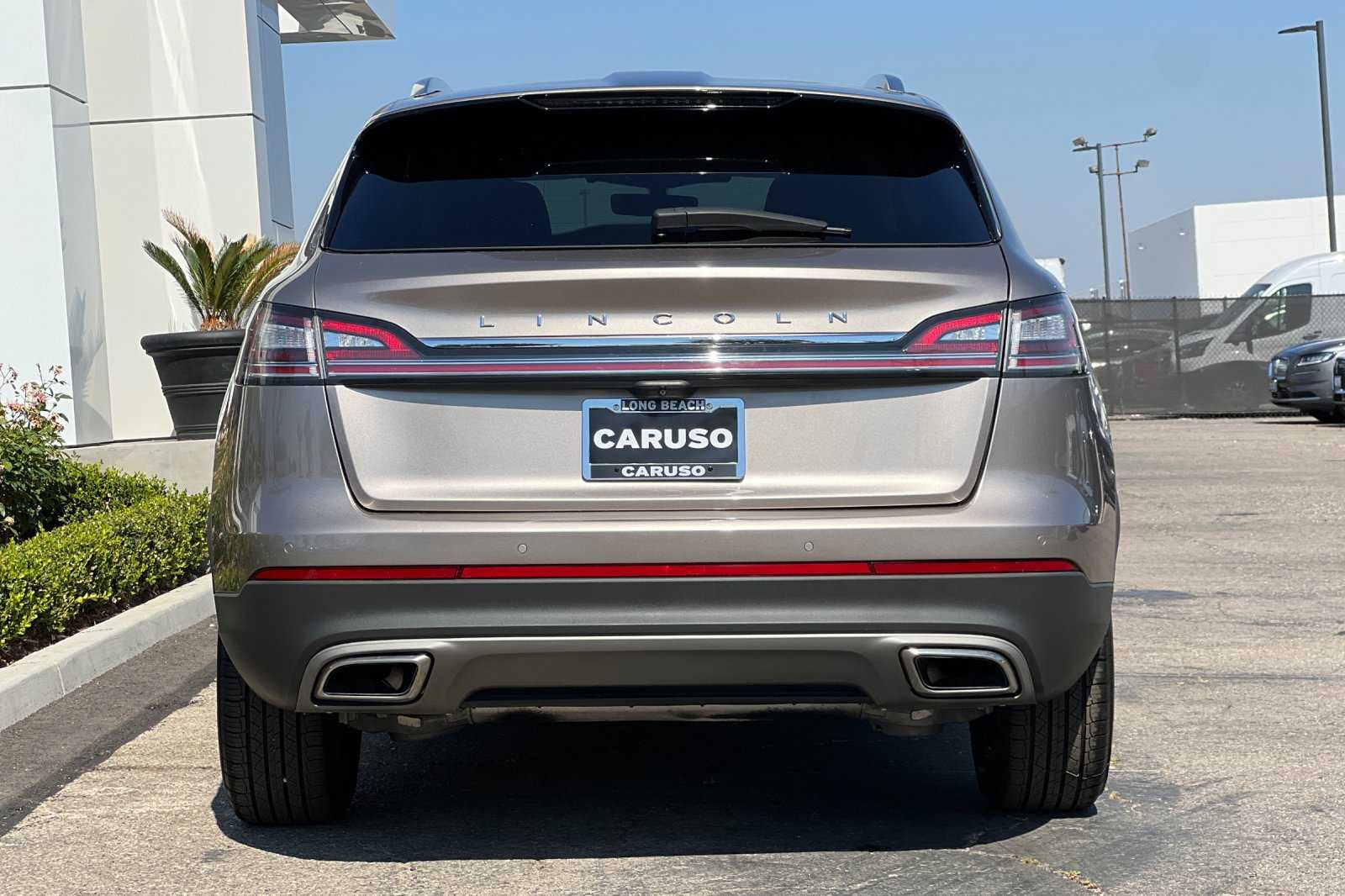 2021 Lincoln Nautilus Standard photo 4