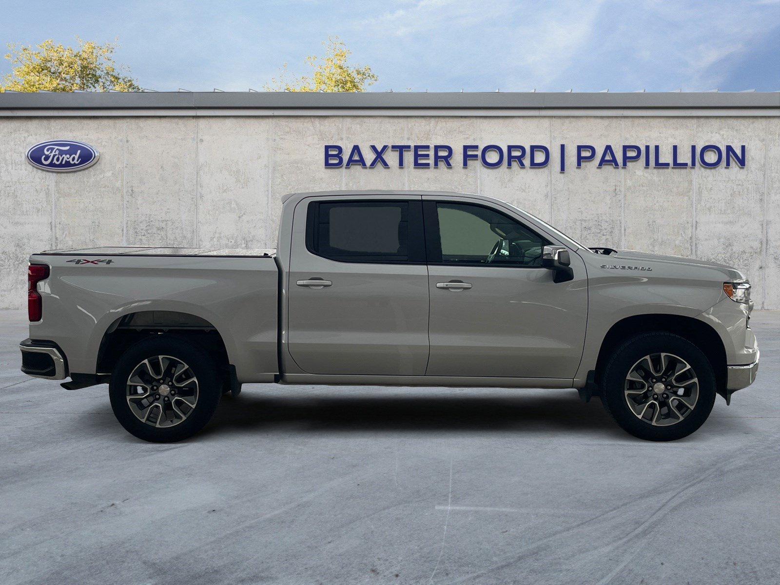 2022 Chevrolet Silverado 1500 LT photo 6