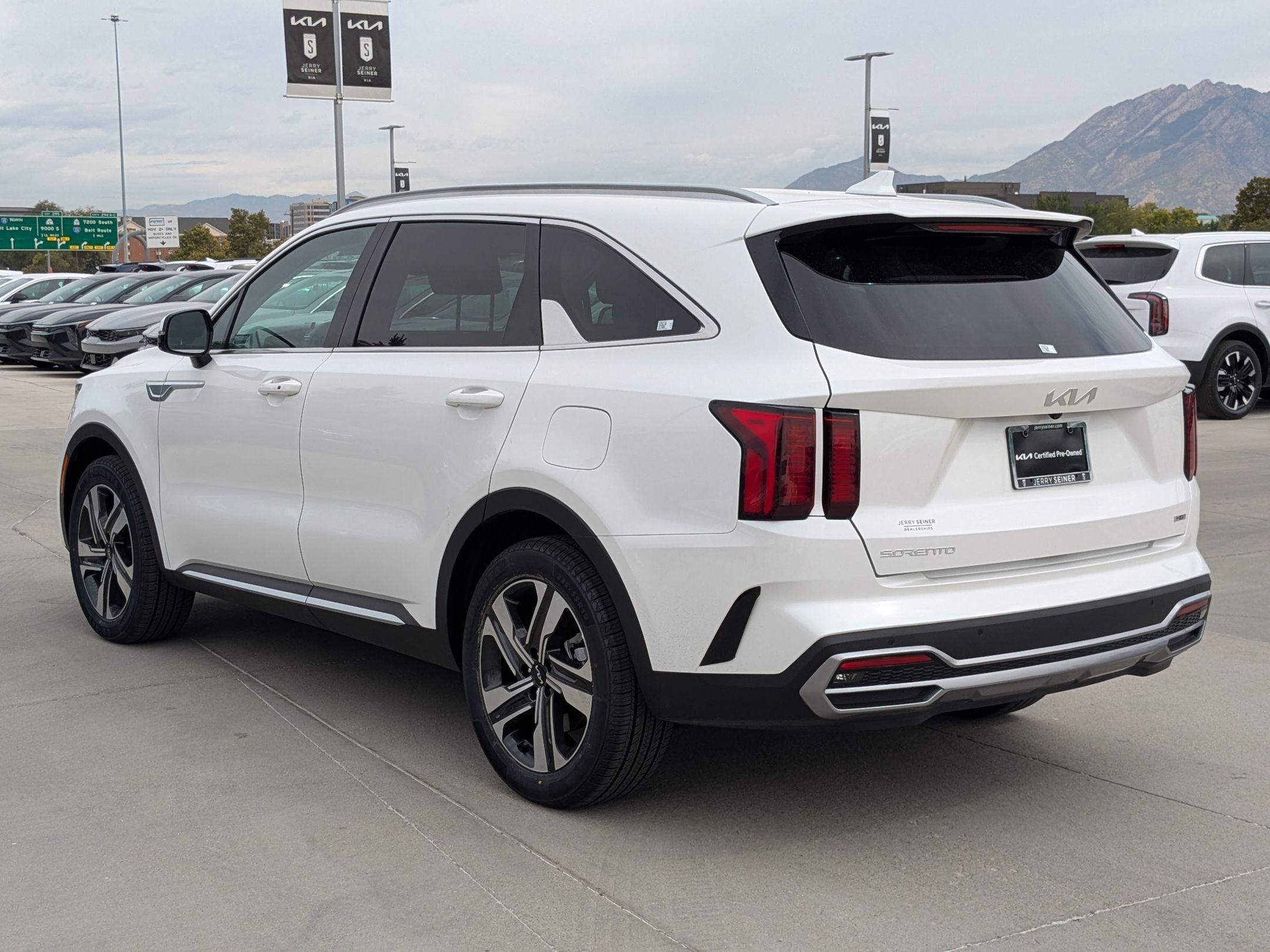 2023 Kia Sorento Hybrid EX photo 2