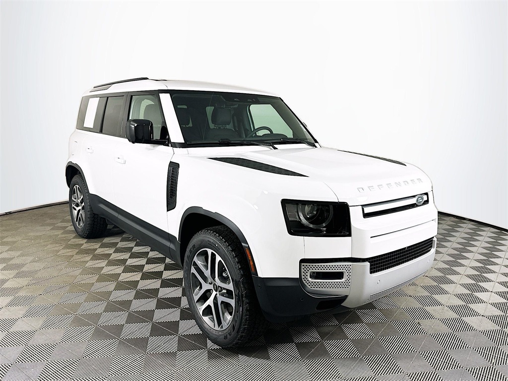 2025 Land Rover Defender 110 S photo 3