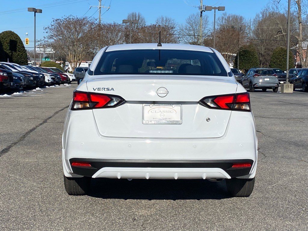 2025 Nissan Versa S photo 4