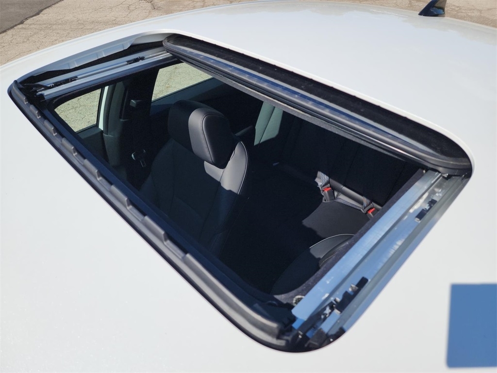 2025 Honda Accord Hybrid Sport-L photo 2