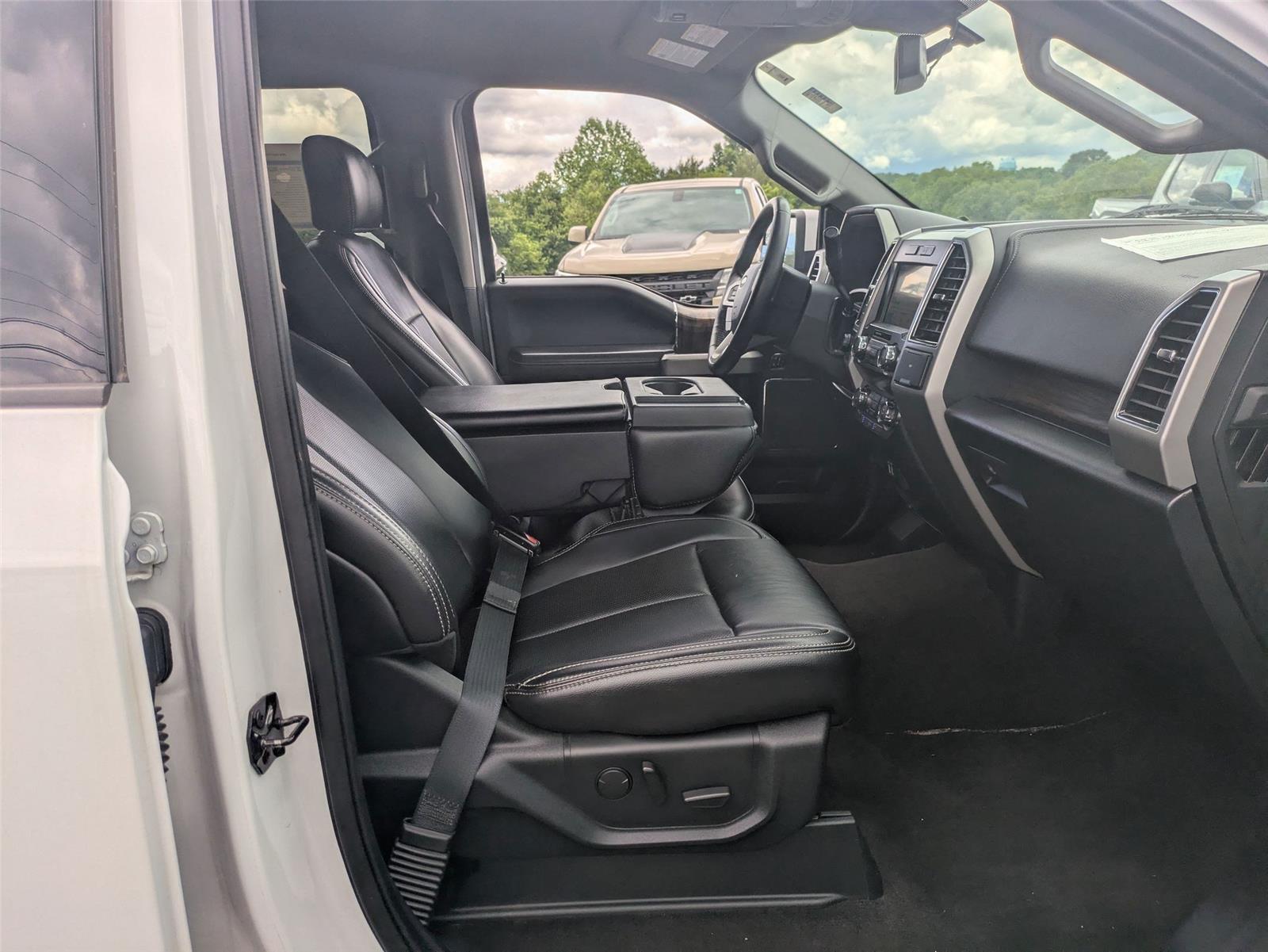 2019 Ford F-150 Lariat photo 29