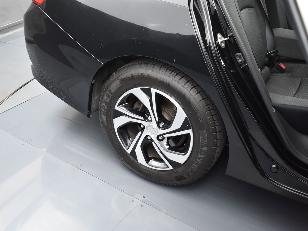 2016 Honda Accord LX photo 22