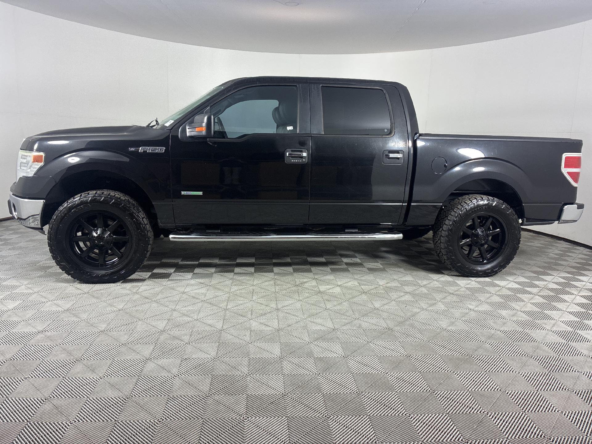 2014 Ford F-150 XLT photo 2