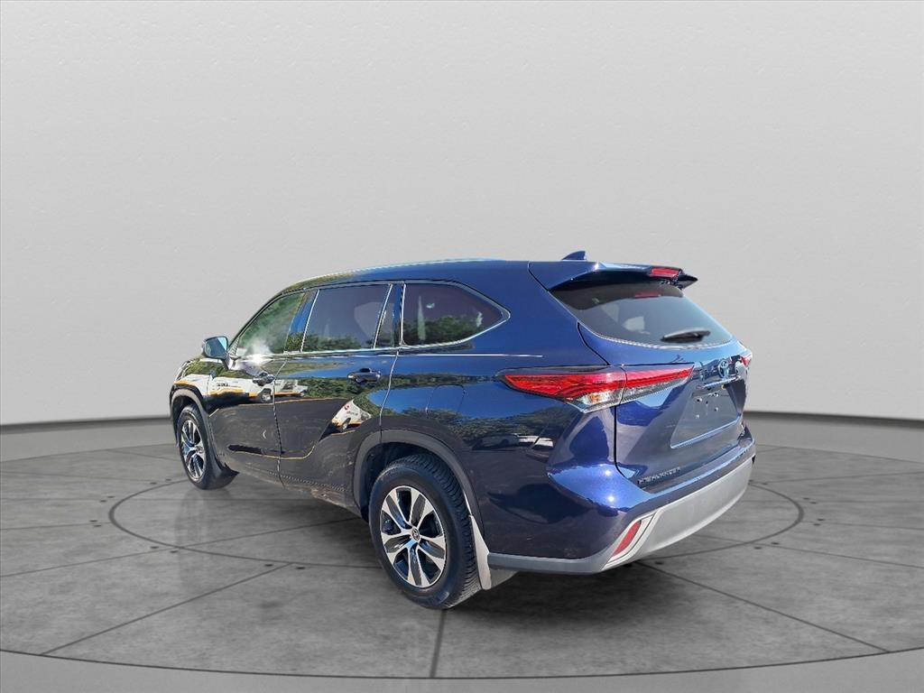 2021 Toyota Highlander Hybrid XLE photo 4