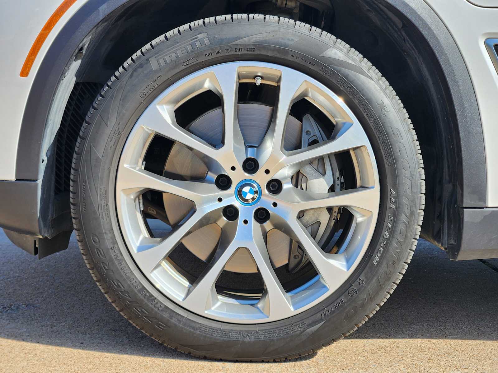 2023 Bmw X5 xDrive45e photo 3