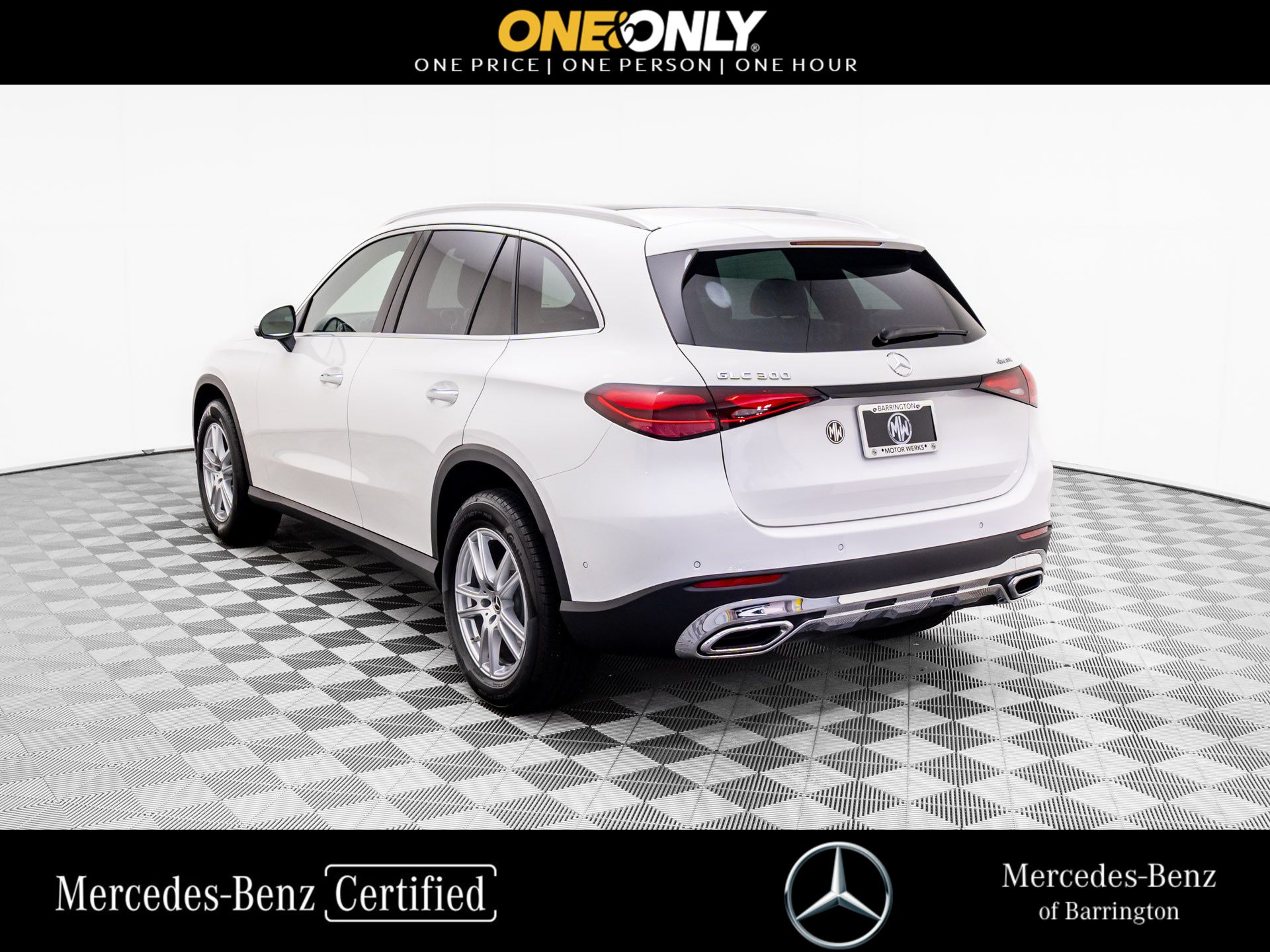 2025 Mercedes Benz GLC 300 4MATIC photo 2