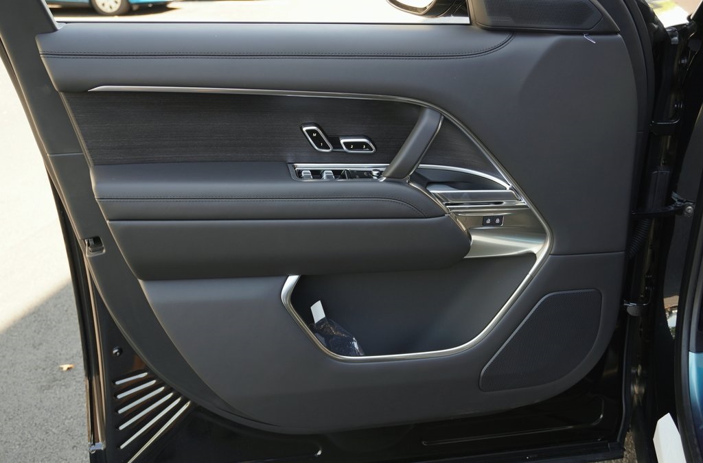 2025 LAND ROVER RANGE ROVER - Image 8