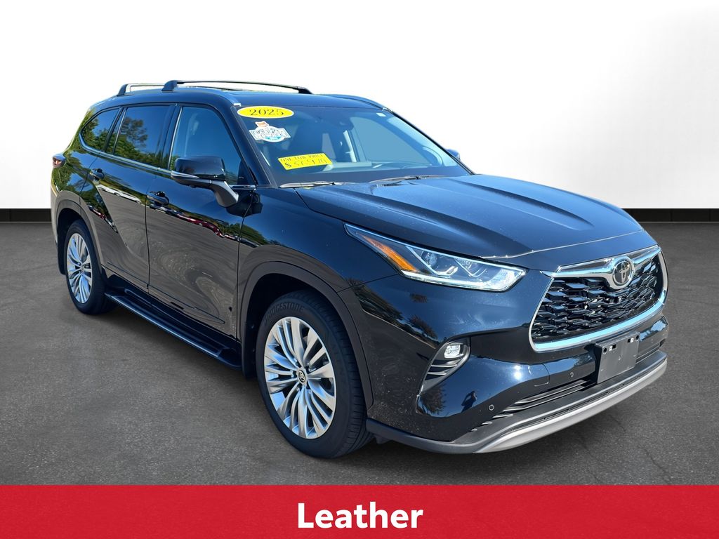 2025 Toyota Highlander Platinum photo 3