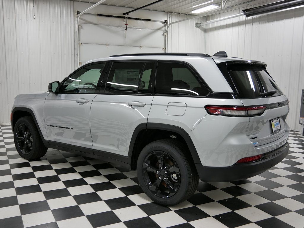 2025 Jeep Grand Cherokee Altitude X photo 2