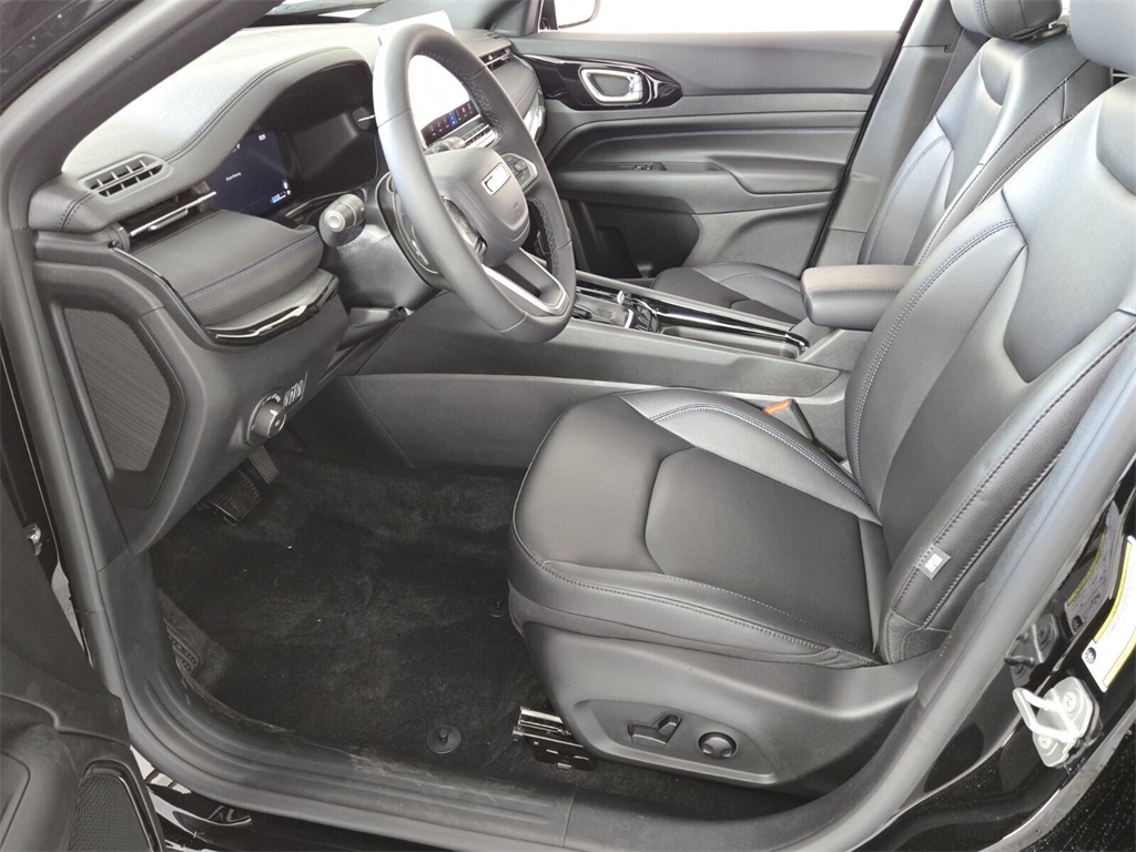 2025 Jeep Compass Limited photo 6