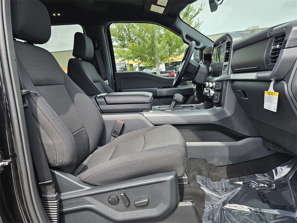 2025 Ford F-150 XLT photo 32