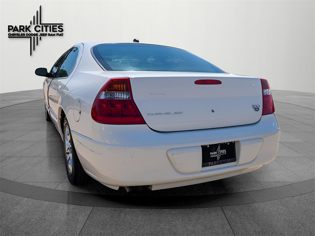 2004 Chrysler 300 photo 5