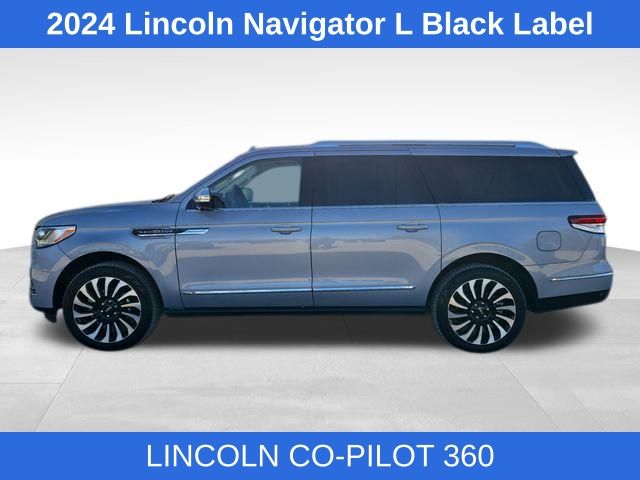 2024 Lincoln Navigator Black Label photo 10