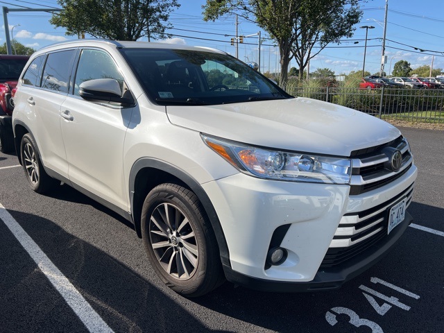 2019 Toyota Highlander XLE photo 2