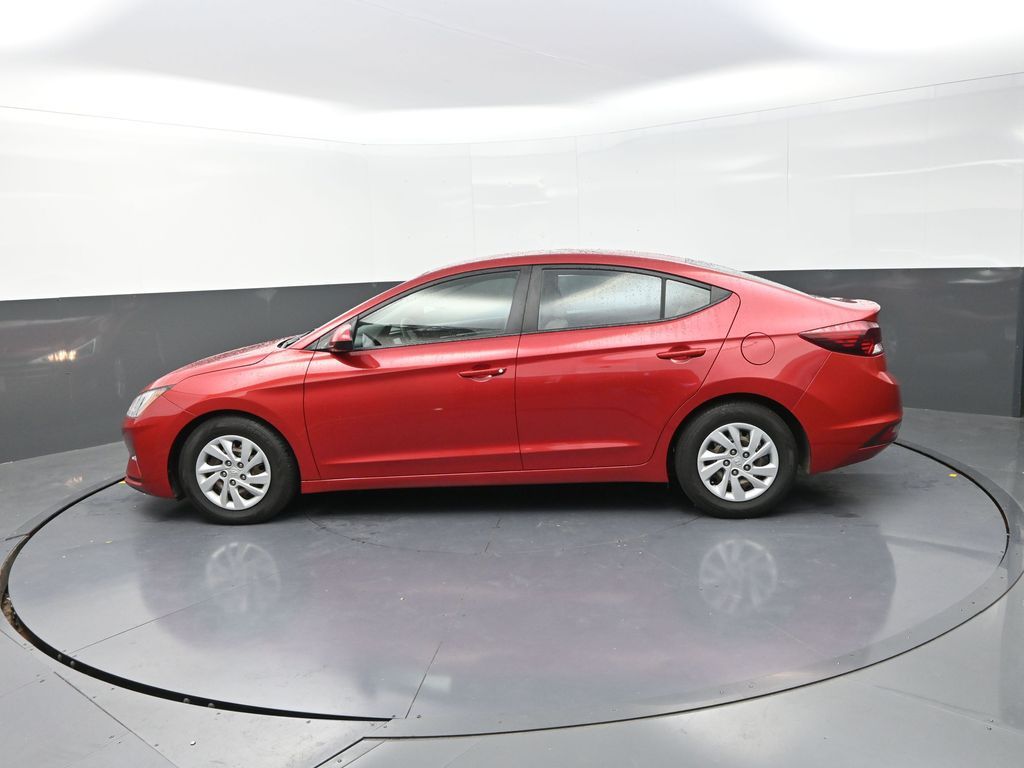 2019 Hyundai Elantra SE photo 4