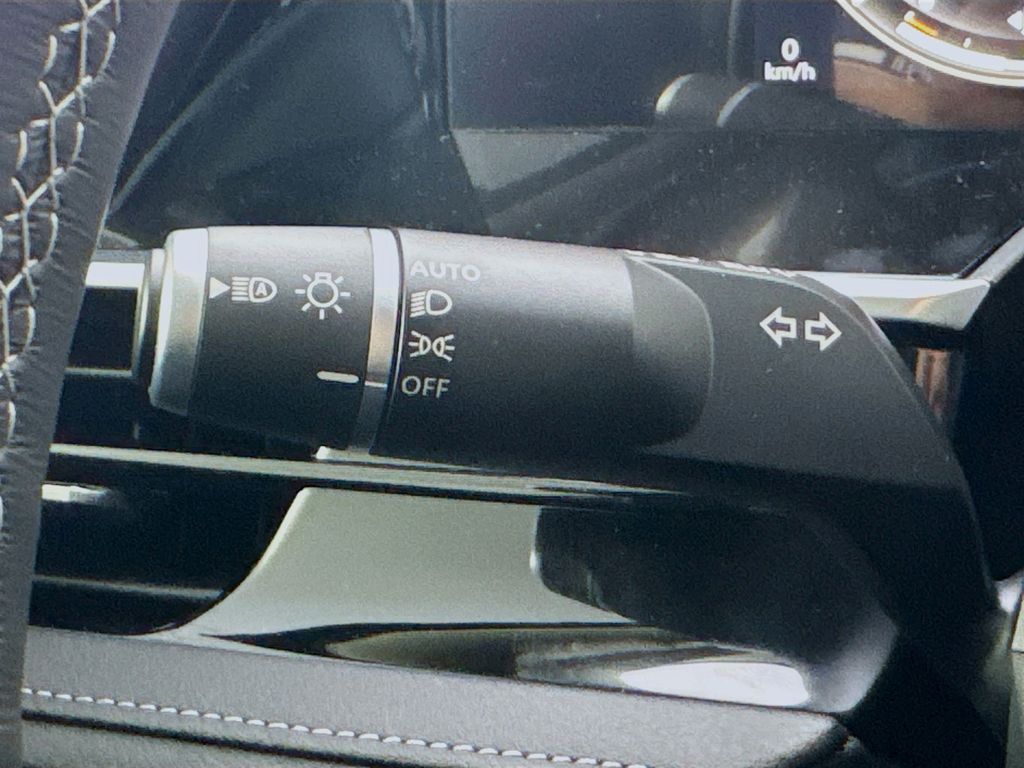 2025 Infiniti QX80 Luxe photo 10