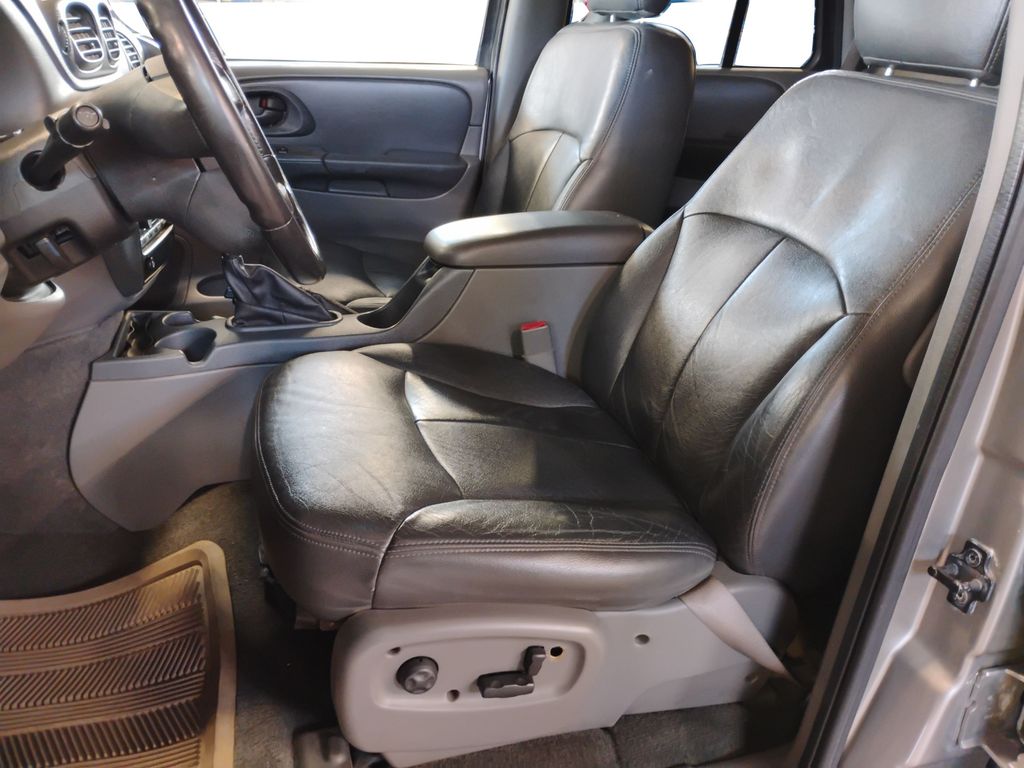 2002 Chevrolet Trailblazer LT photo 15