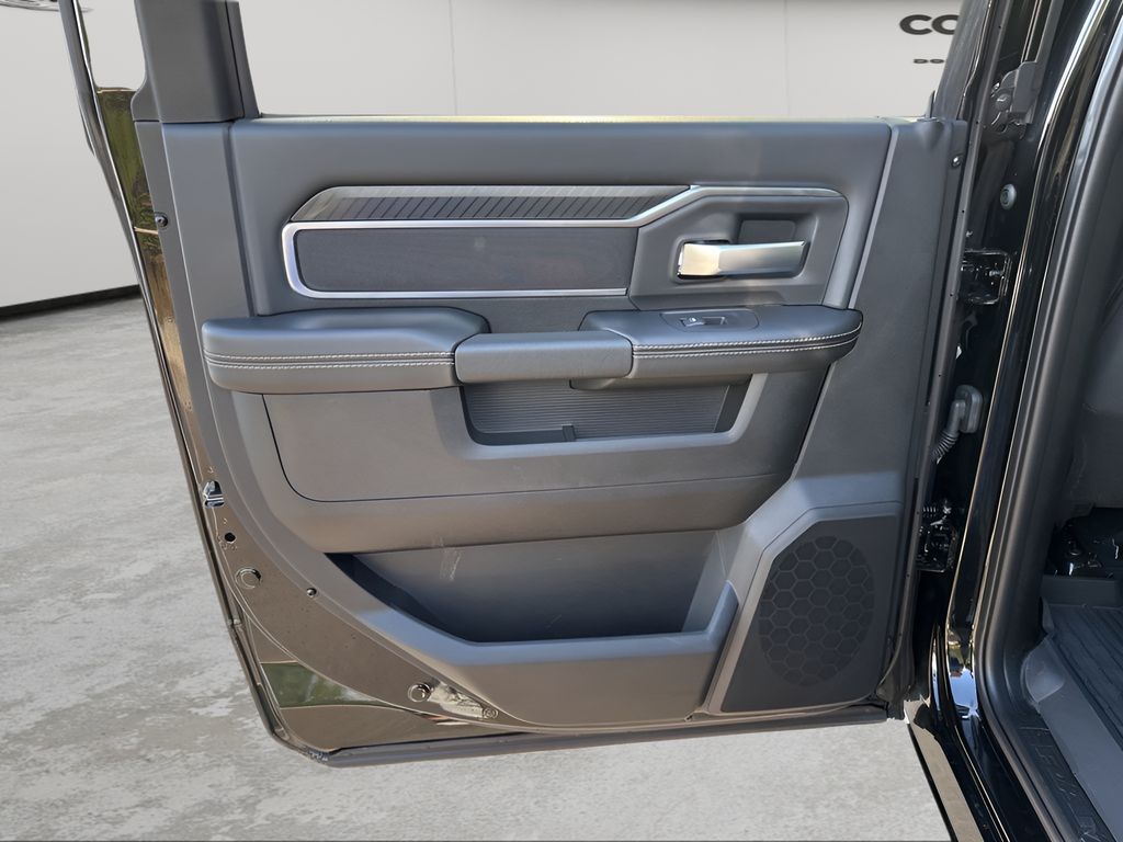 2025 Ram 2500 Big Horn photo 17