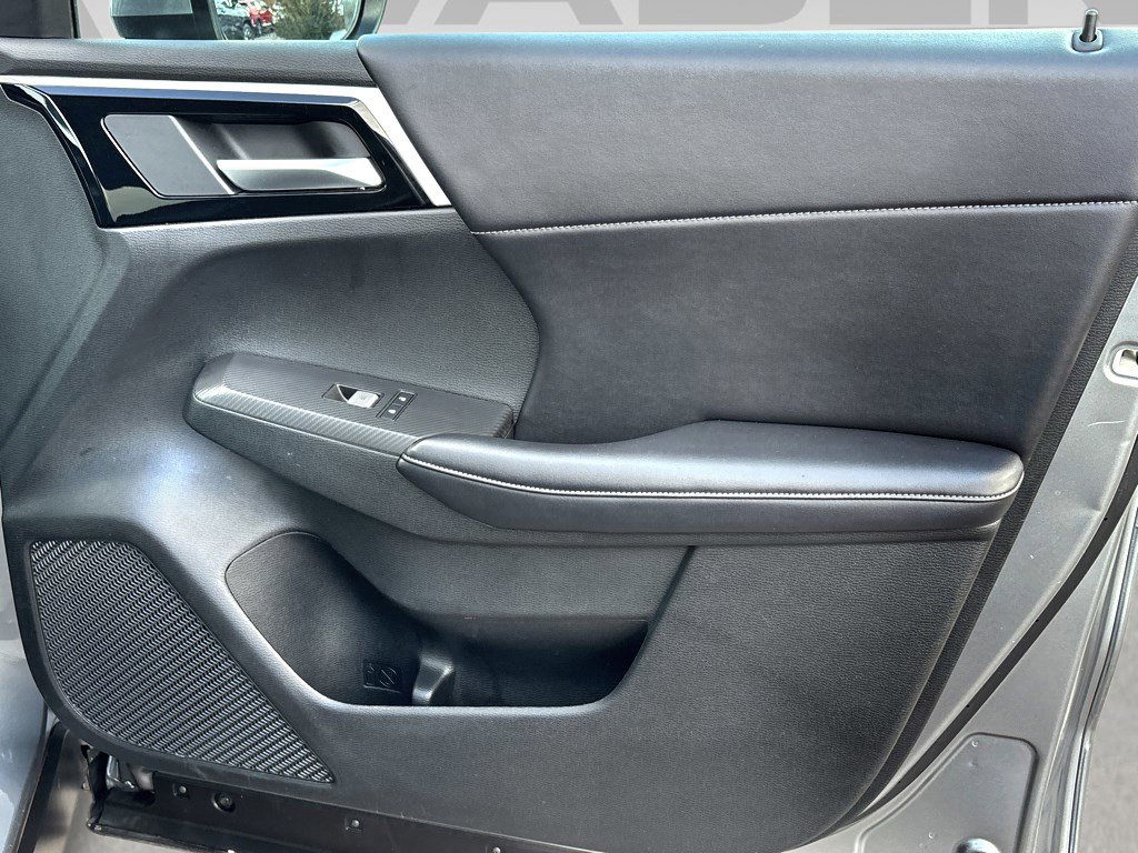 2024 Mitsubishi Outlander SE photo 8