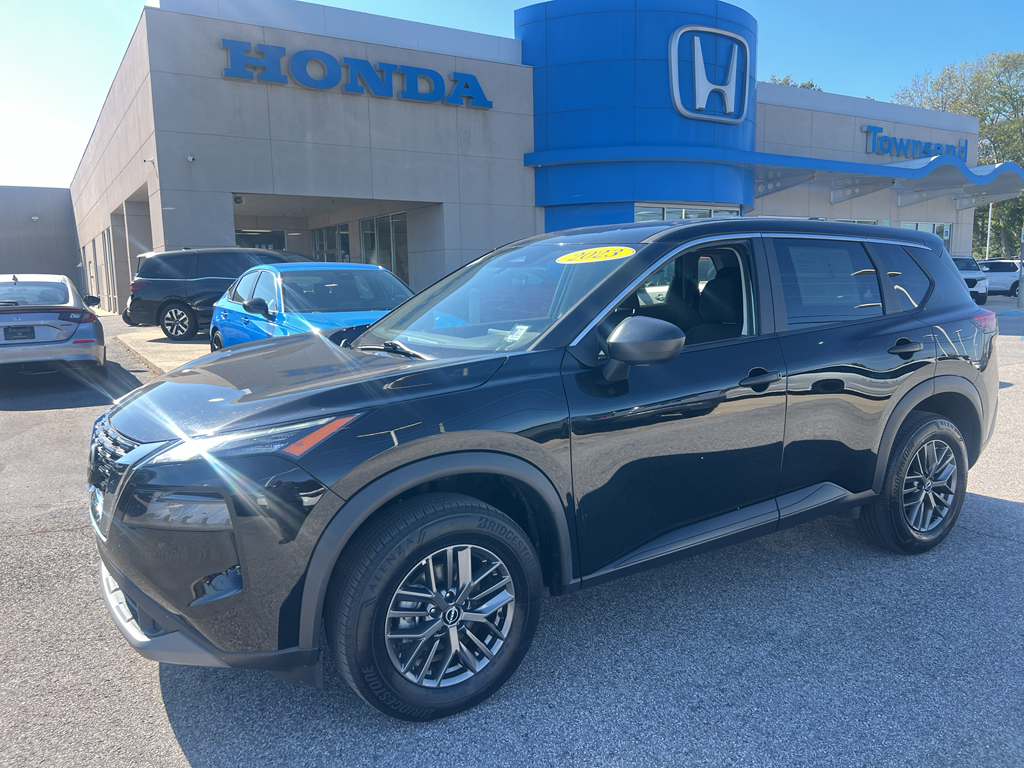 2023 Nissan Rogue S's photo