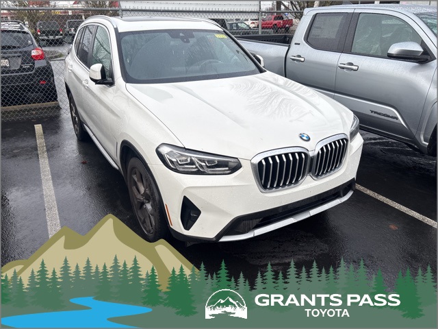 2022 BMW X3 30i's photo