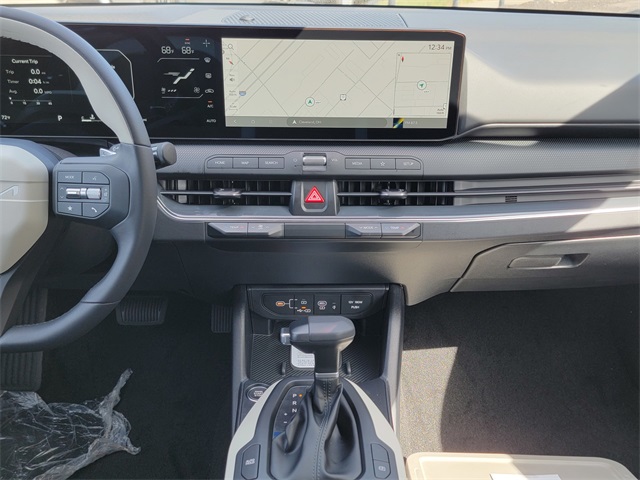 2025 Kia K4 GT-Line photo 18