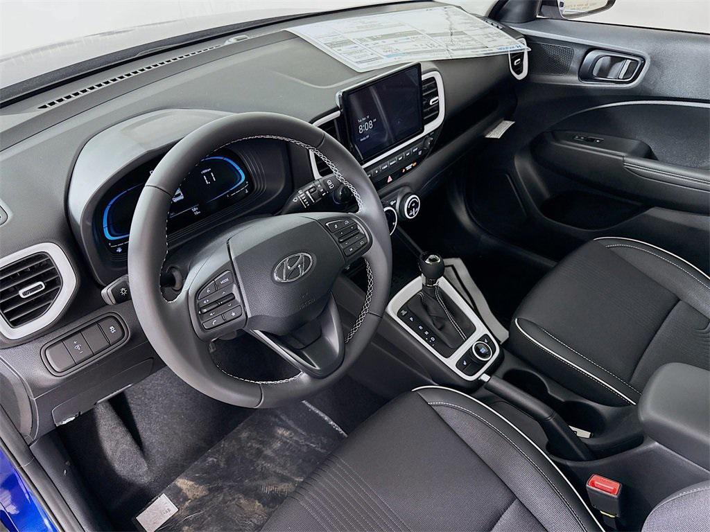 2025 Hyundai Venue Limited photo 4