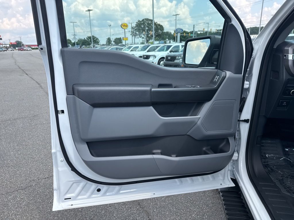 2025 Ford F-150 XL photo 11