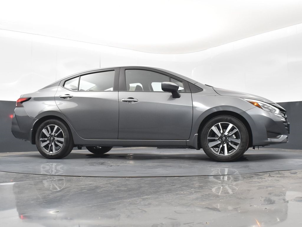 2025 Nissan Versa 1.6 SV photo 33