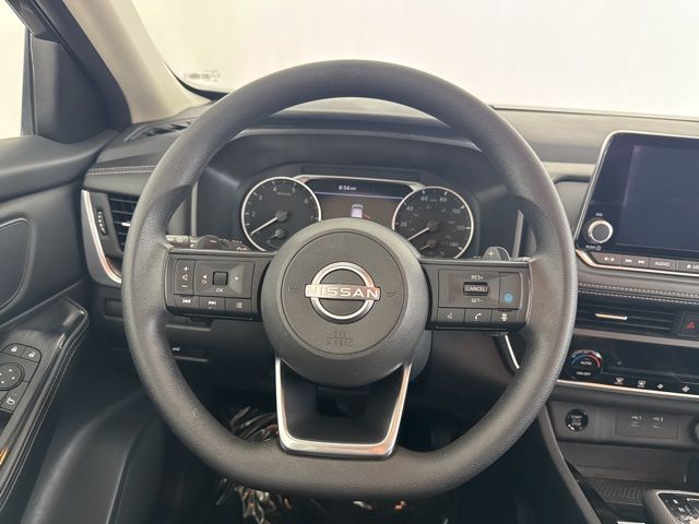 2024 Nissan Rogue SV photo 16
