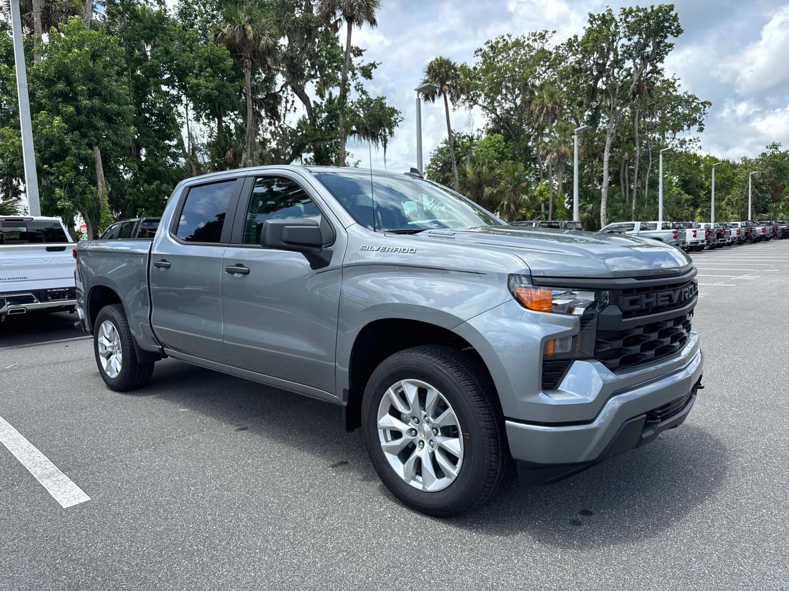 2025 Chevrolet Silverado Base's photo