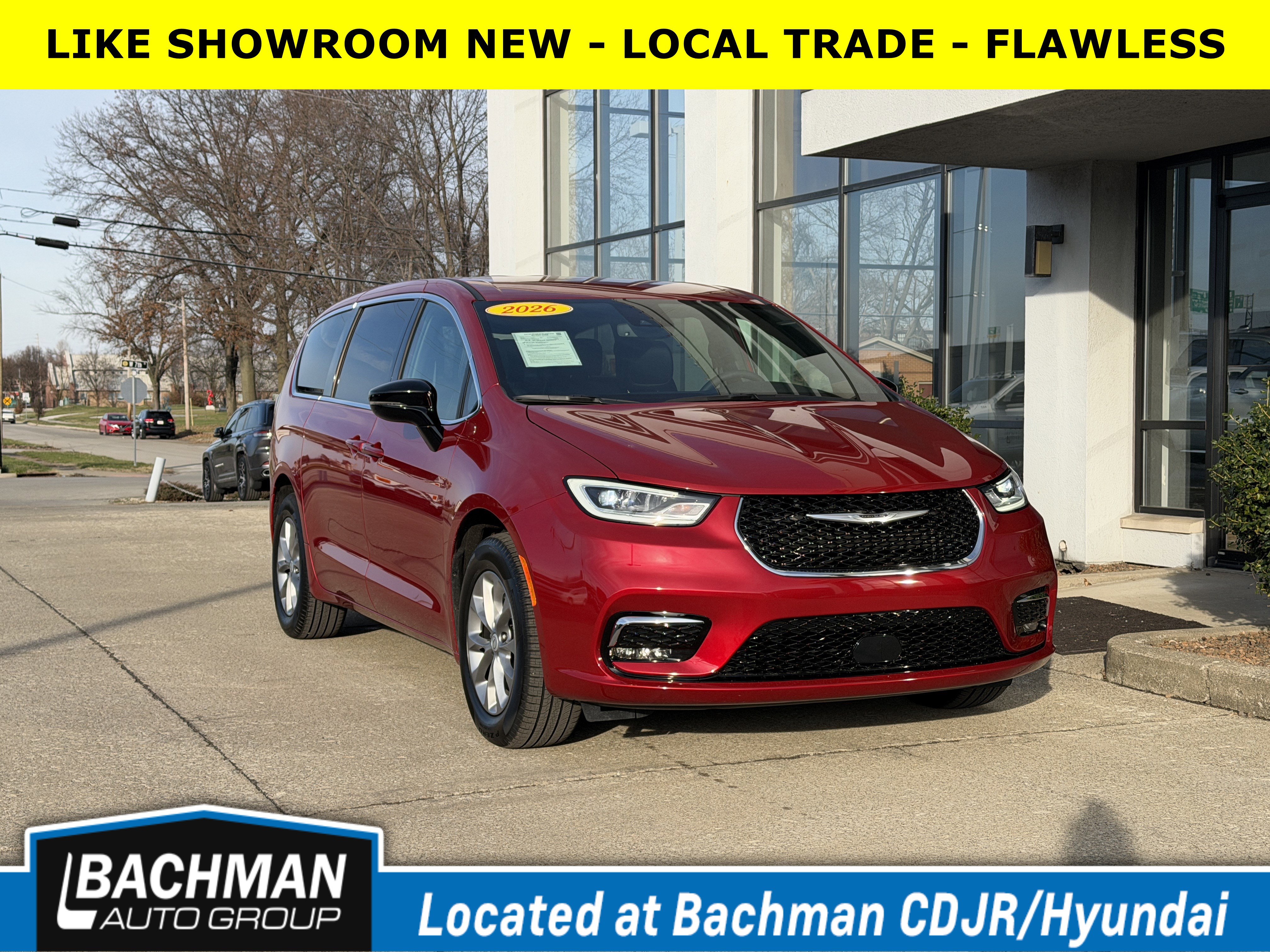 2026 Chrysler Pacifica Select's photo