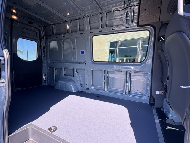 2025 Mercedes Benz Sprinter 2500 photo 3