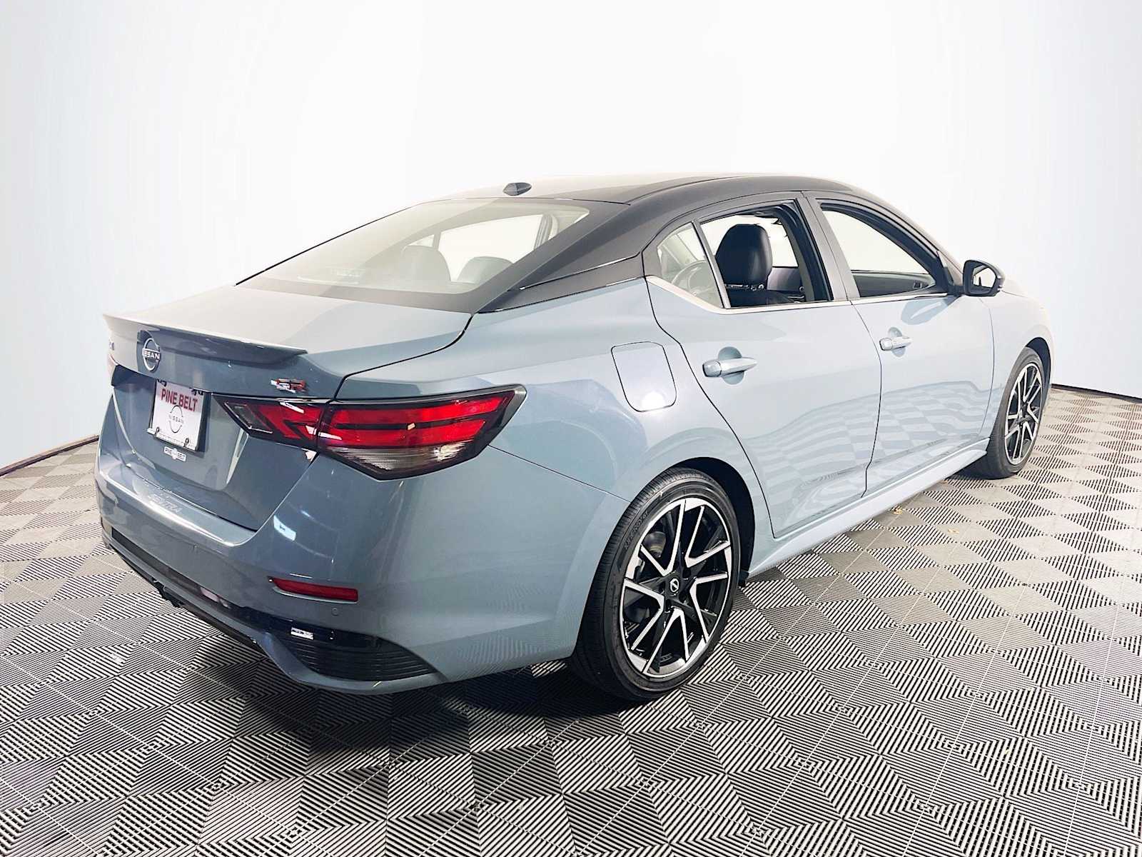 2024 Nissan Sentra SR photo 4