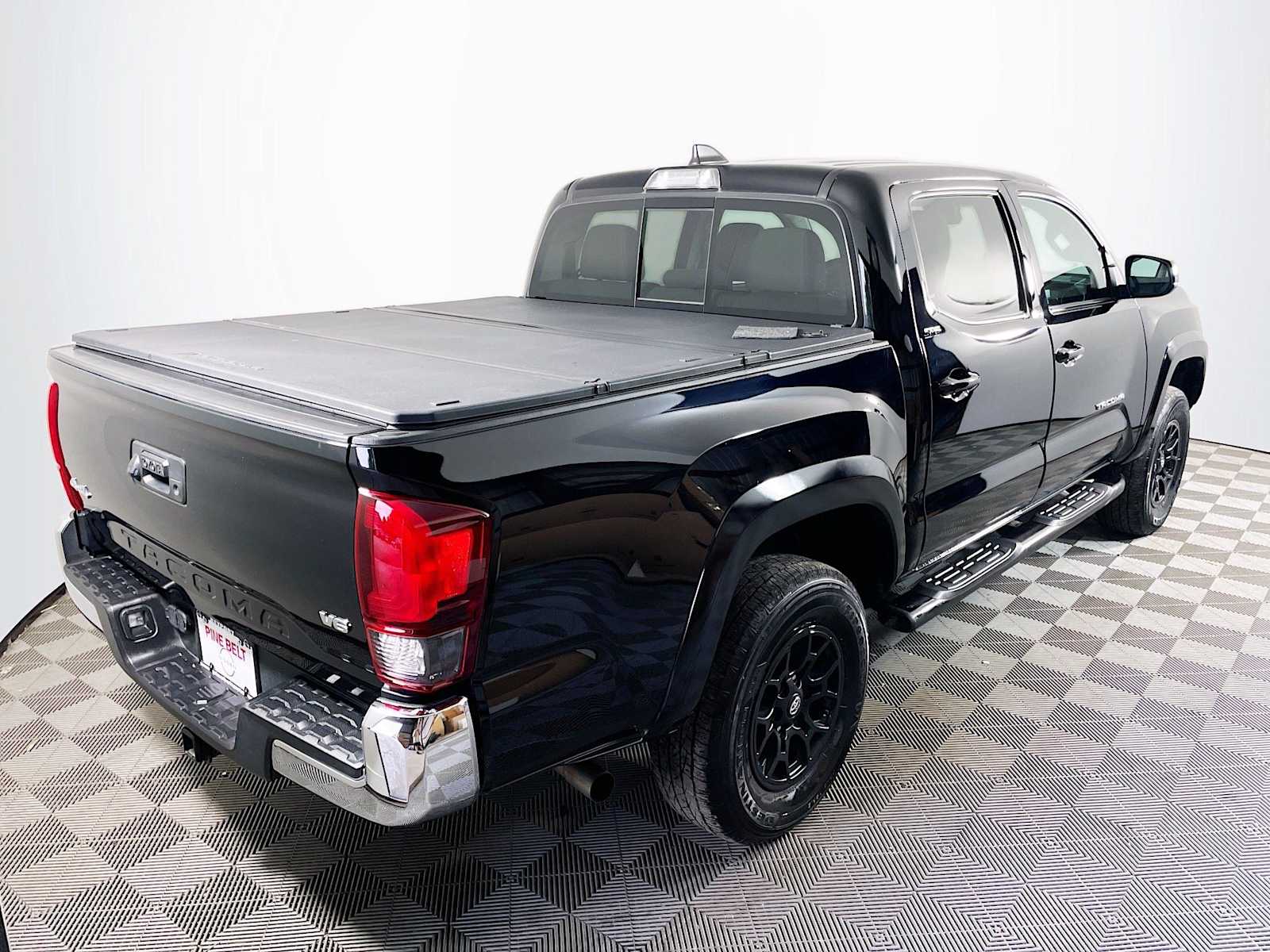 2022 Toyota Tacoma SR5 photo 4