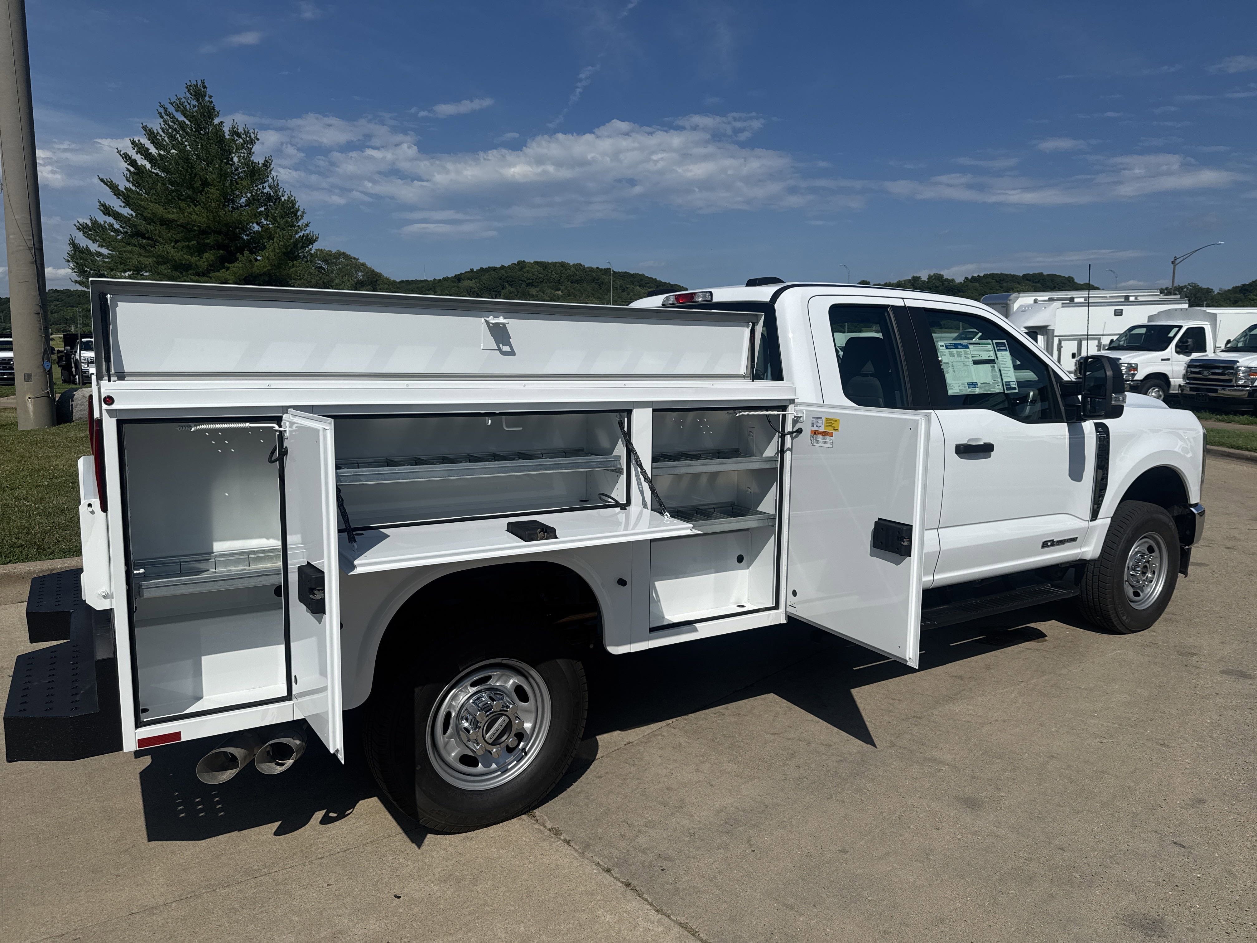 2025 Ford F-350 XL photo 4