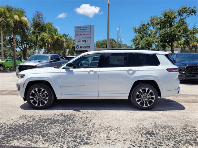 2025 Jeep Grand Cherokee Overland photo 6