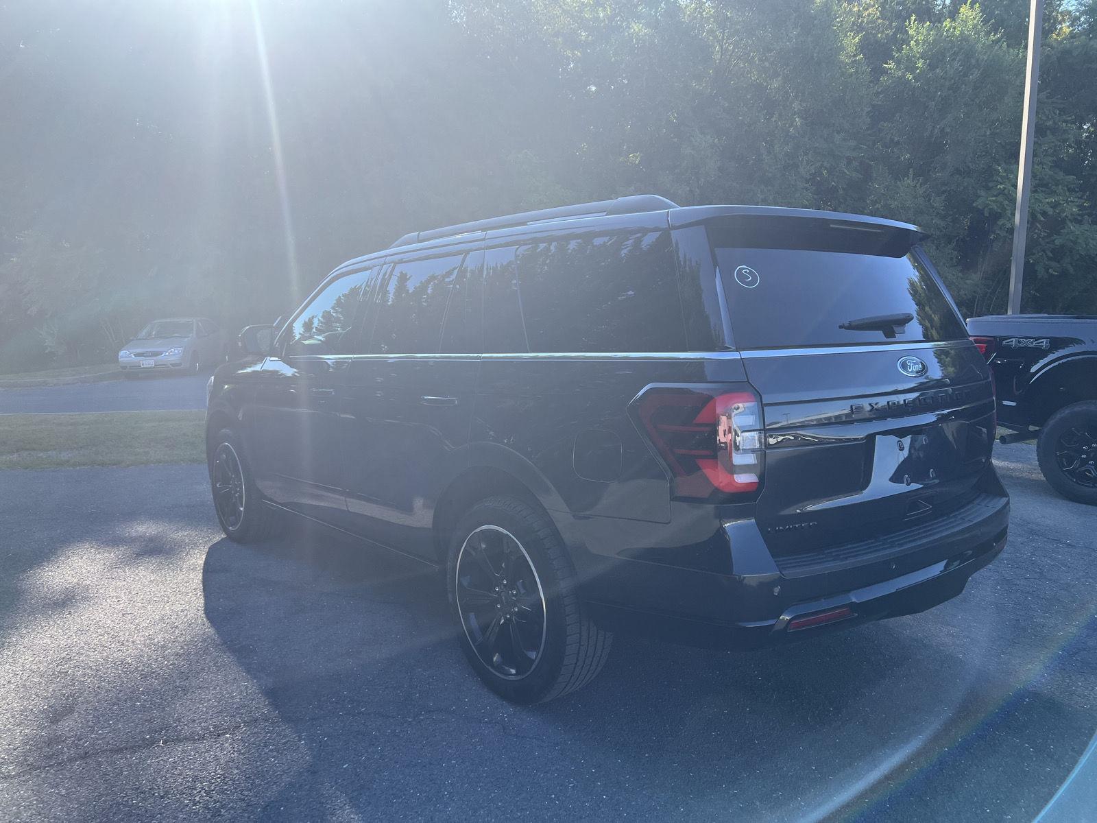 2022 Ford Expedition Limited photo 5