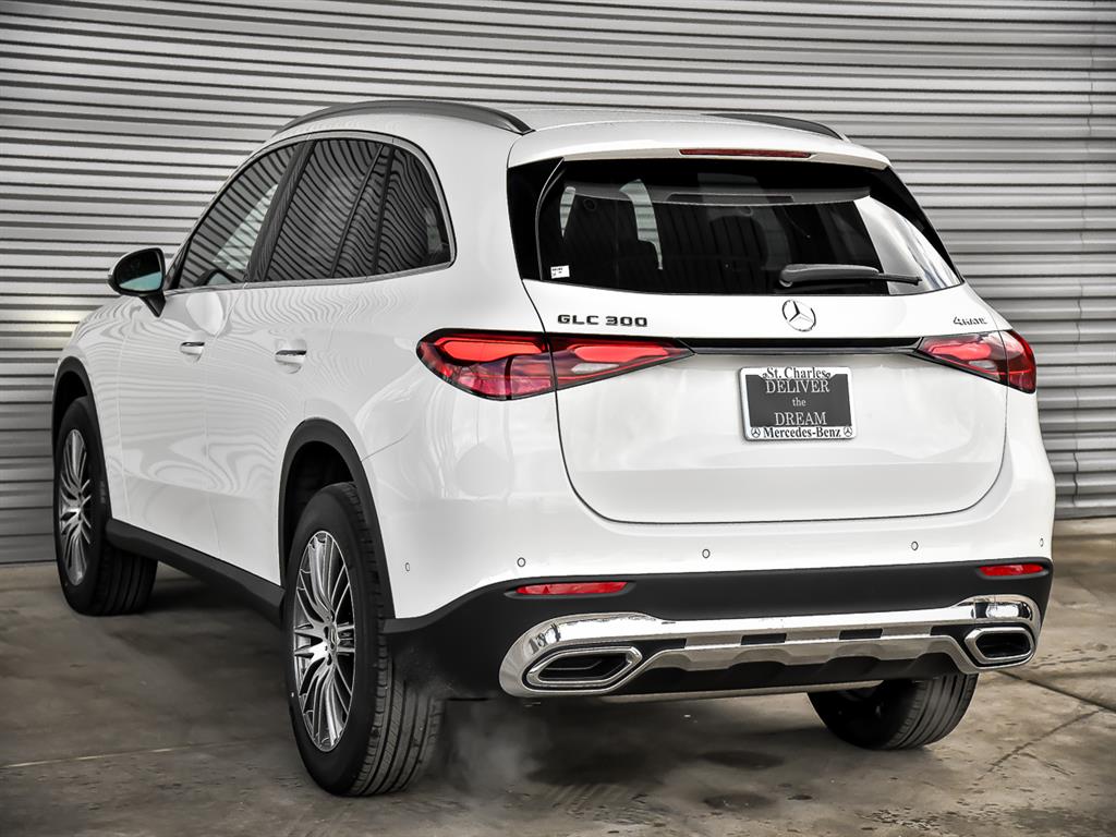 2025 Mercedes Benz GLC 300 4MATIC photo 3