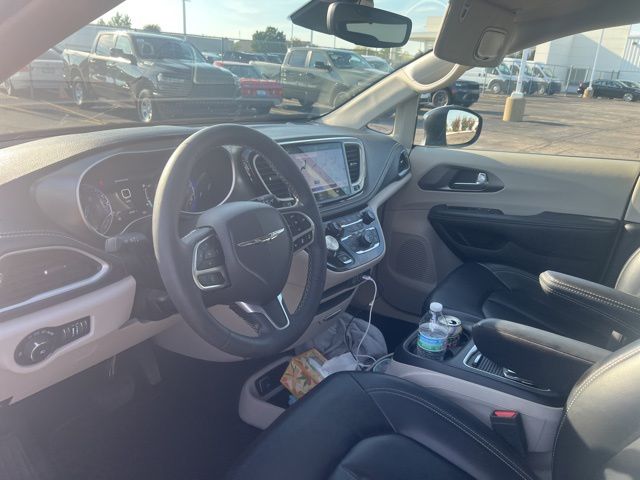 2023 Chrysler Pacifica Touring L photo 4