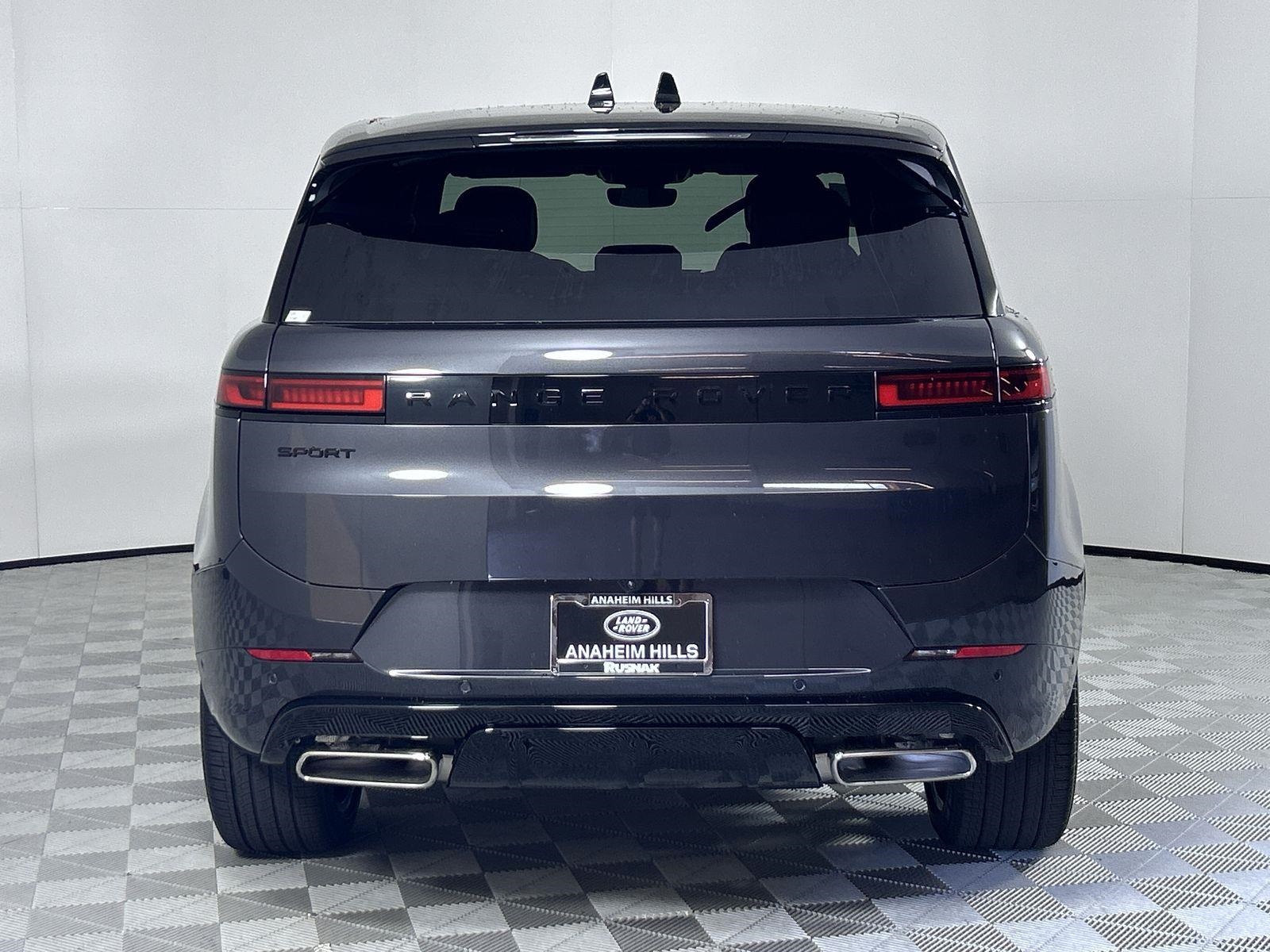 2025 Land Rover Range Rover Sport SE photo 4